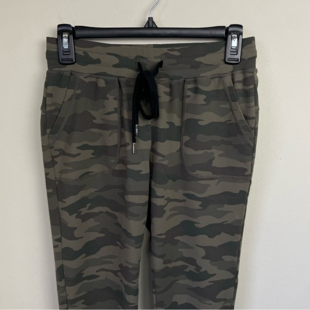 Zyia Green Camo Unwind Joggers - Picture 8 of 11